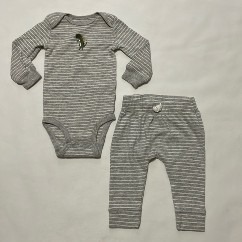 Carter's Long Sleeve Dinosaur Jumper With Matching Pants Baby‎ Size 6 Months